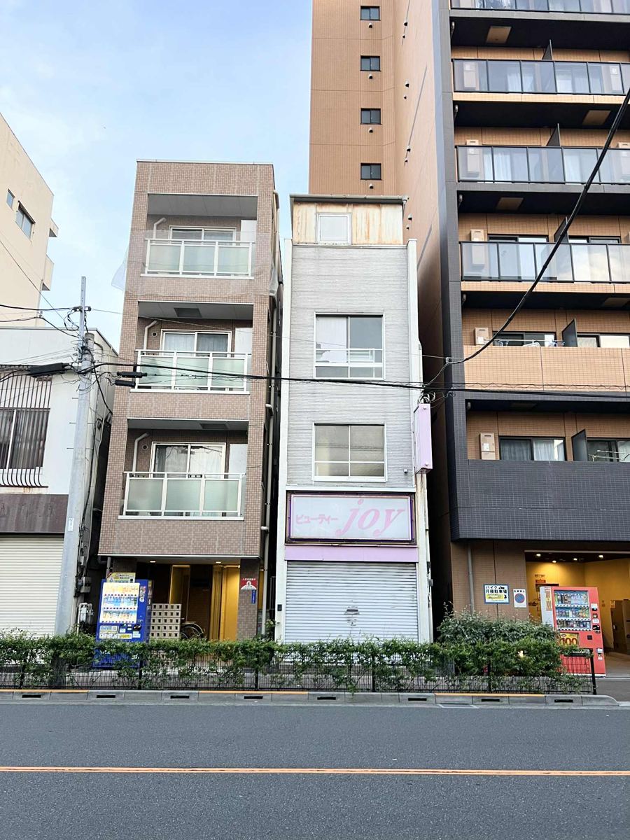 Higashi-Nippori building
